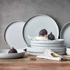 Assiettes à Dessert CASA NOVA (lot De 4) 37 Assiettes à Dessert CASA NOVA (lot De 4) -Butlers Verkaufsgeschäft 1000331188 230420 023 MOOD DETAILS P000000001000331188 mood