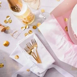 Fourchettes à Dessert QUEENS (lot De 4) 11 Fourchettes à Dessert QUEENS (lot De 4) -Butlers Verkaufsgeschäft 1000337774 220225 020 MOOD DETAILS P000000001000337774 mood