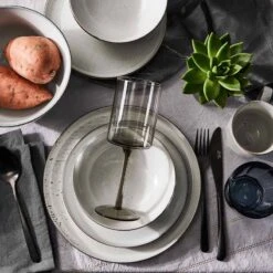 Couverts KINGS (16 éléments) 25 Couverts KINGS (16 éléments) -Butlers Verkaufsgeschäft 1000337785 220225 024 MOOD DETAILS P000000001000337785 mood