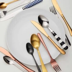 Couverts KINGS (16 éléments) 39 Couverts KINGS (16 éléments) -Butlers Verkaufsgeschäft 1000337786 220225 022 MOOD DETAILS P000000001000337786 mood