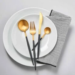 Couverts STILETTO (16 éléments) -Butlers Verkaufsgeschäft 1000337794 220225 021 MOOD DETAILS P000000001000337794 mood