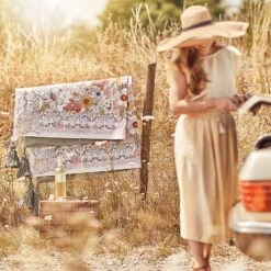 Nappe De Pique-nique BETWEEN FLOWERS -Butlers Verkaufsgeschäft 1000399329 230801 021 MOOD DETAILS P000000001000399329 mood