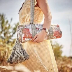 Nappe De Pique-nique BETWEEN FLOWERS -Butlers Verkaufsgeschäft 1000399329 230801 023 MOOD DETAILS P000000001000399329 mood